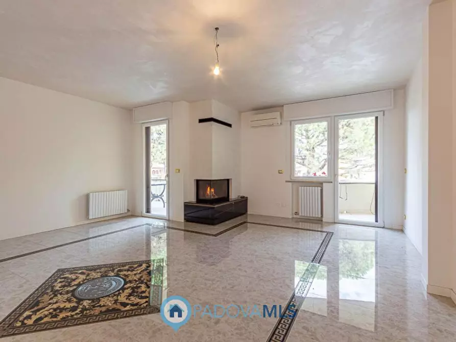 Immagine 5 di Appartamento in vendita  in Via Andrea Previtali a Abano Terme