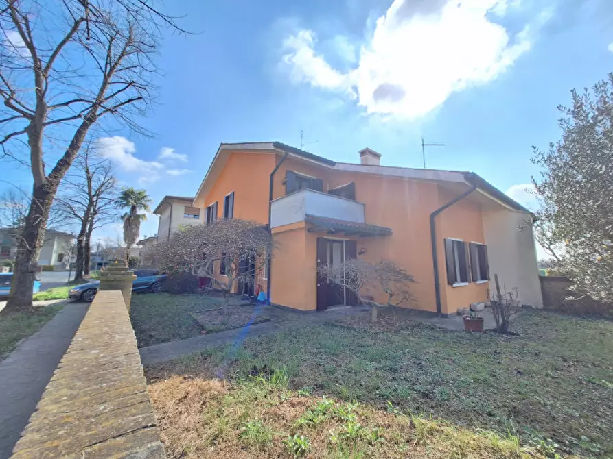 Immagine 1 di Casa bifamiliare in vendita  in via nicolò Tommaseo a Mirano