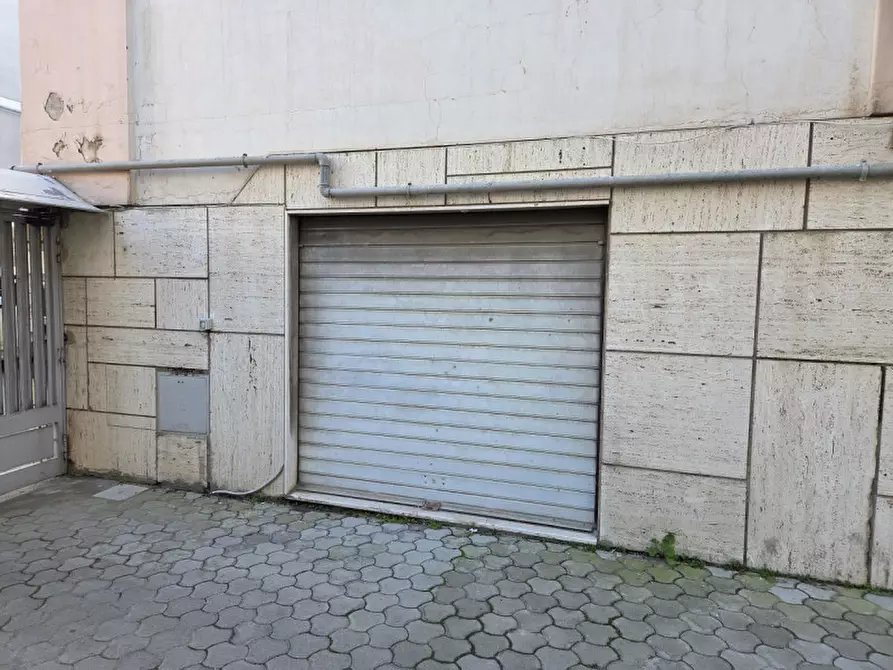 Immagine 1 di Garage in vendita  in via vallone petrara 10 a Reggio Di Calabria