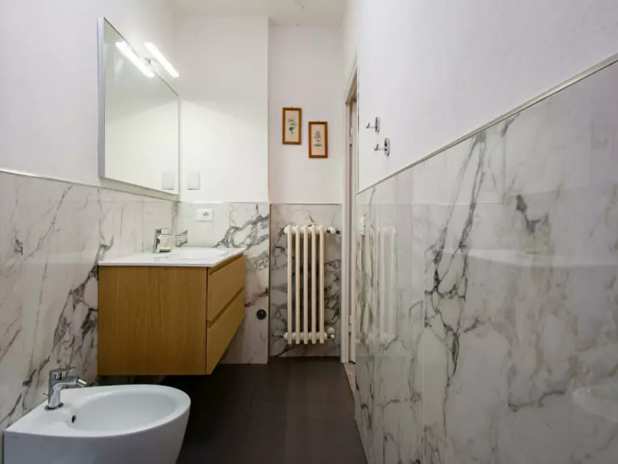 Immagine 16 di Appartamento in vendita  a Firenze