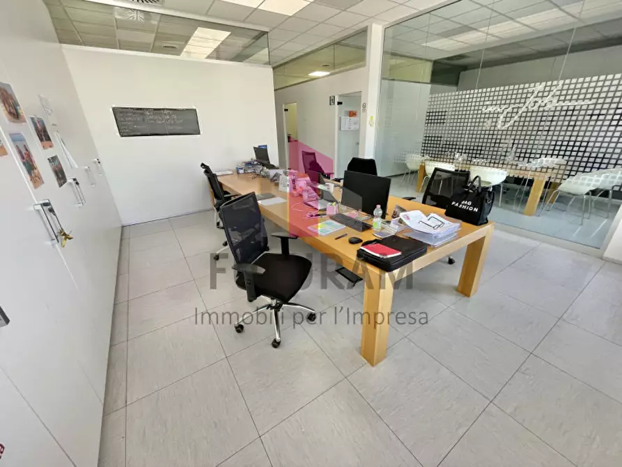 Immagine 7 di Ufficio in affitto  a Vicenza