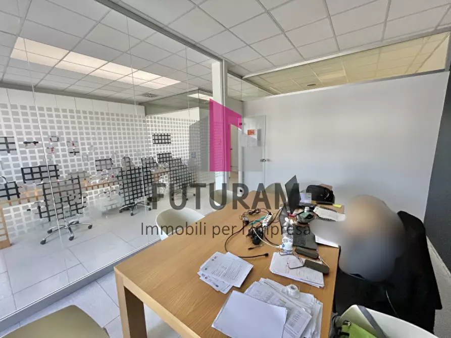 Immagine 12 di Ufficio in affitto  a Vicenza