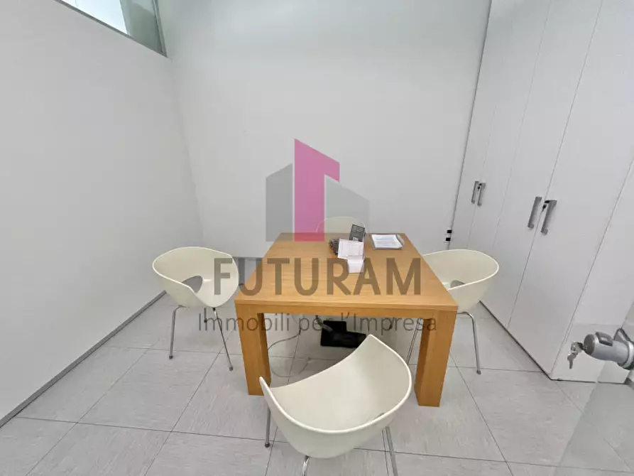Immagine 14 di Ufficio in affitto  a Vicenza
