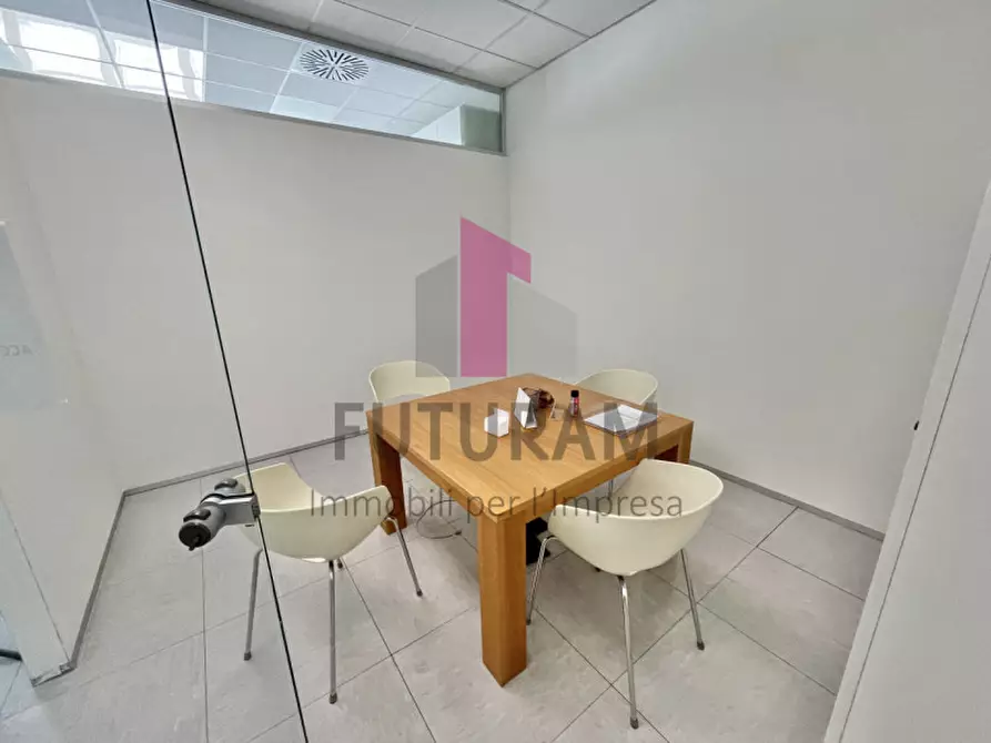 Immagine 20 di Ufficio in affitto  a Vicenza