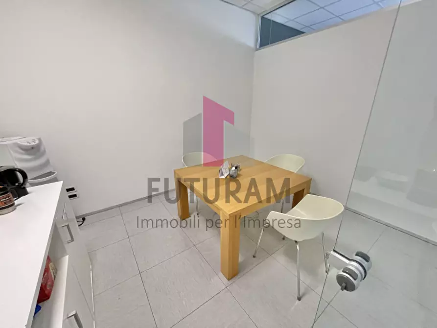 Immagine 27 di Ufficio in affitto  a Vicenza