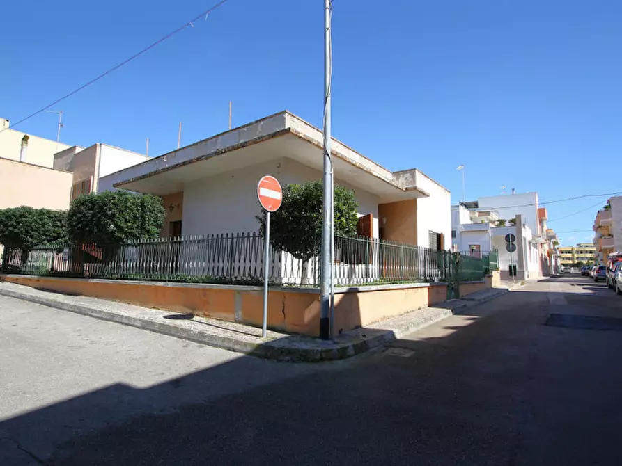 Immagine 1 di Casa indipendente in vendita  in Via Milano a Parabita