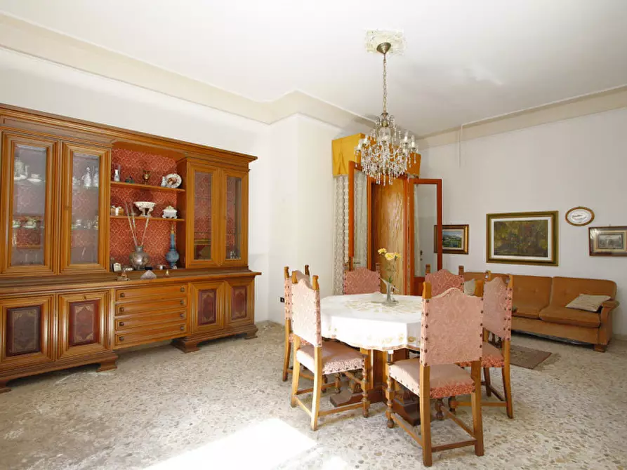 Immagine 3 di Casa indipendente in vendita  in Via Milano a Parabita