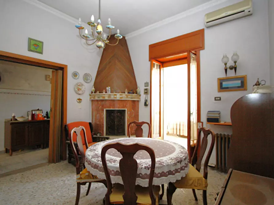 Immagine 9 di Casa indipendente in vendita  in Via Milano a Parabita