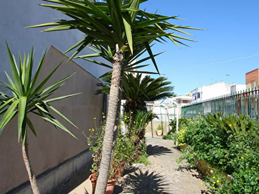 Immagine 15 di Casa indipendente in vendita  in Via Milano a Parabita