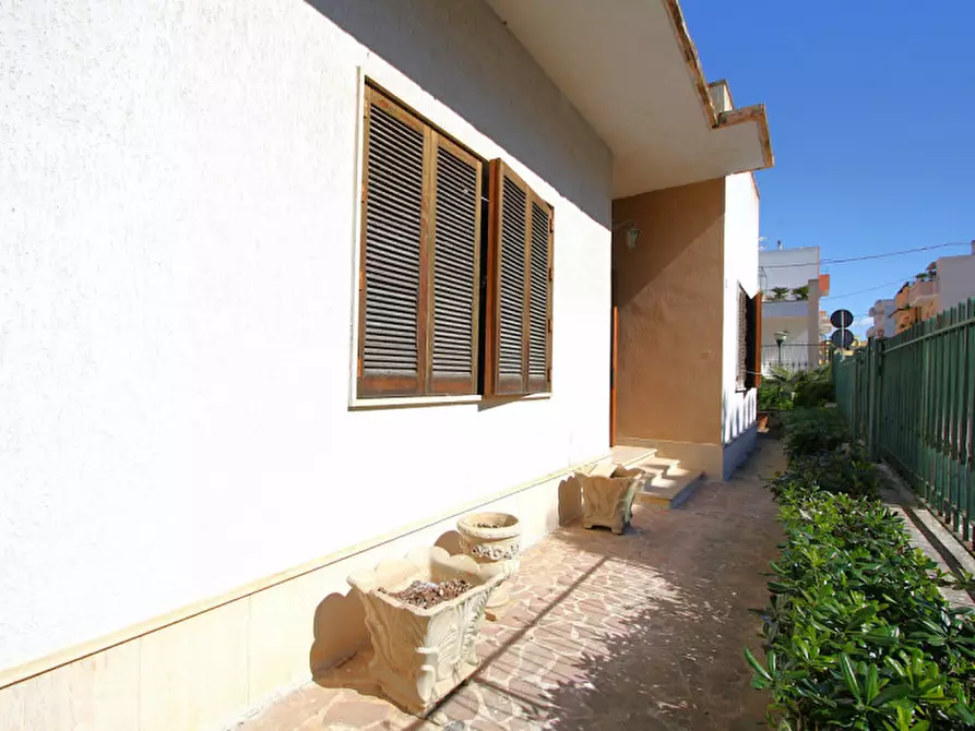 Immagine 17 di Casa indipendente in vendita  in Via Milano a Parabita