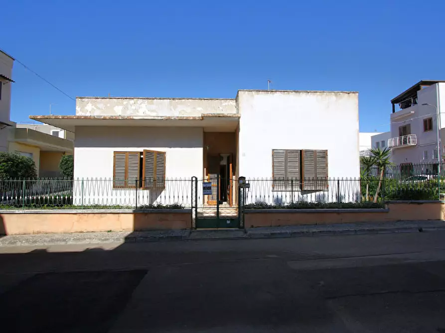 Immagine 19 di Casa indipendente in vendita  in Via Milano a Parabita