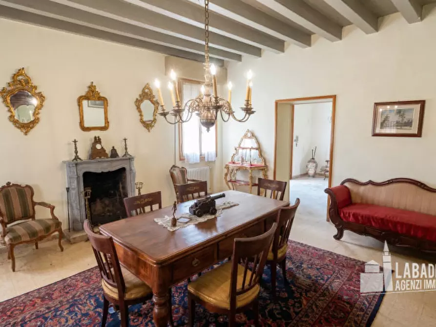 Immagine 28 di Villa in vendita  in Via Este 4 a Masi