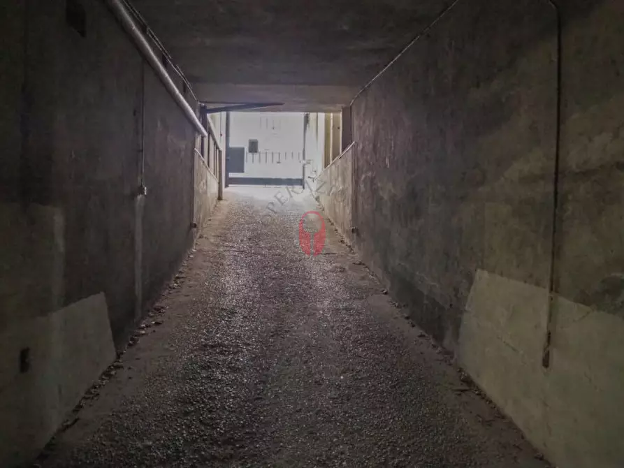 Immagine 3 di Garage in vendita  in Via Buenos Aires 20/A a Torino