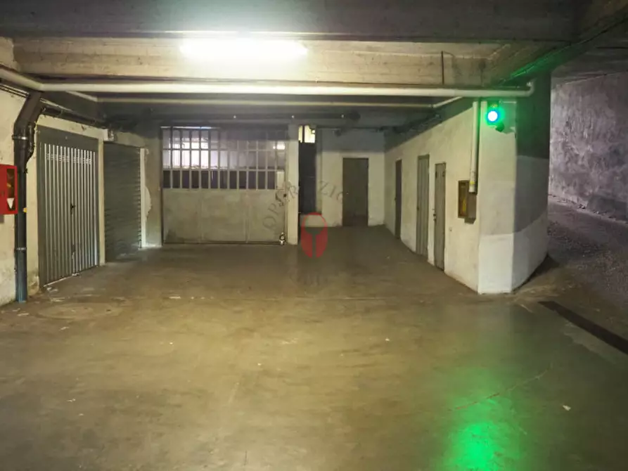 Immagine 4 di Garage in vendita  in Via Buenos Aires 20/A a Torino