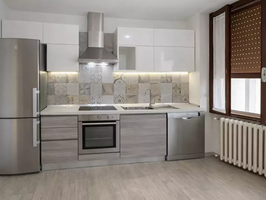 Immagine 4 di Appartamento in vendita  in pizza corlo a Lonato del Garda