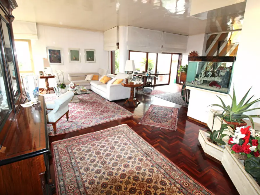 Immagine 1 di Appartamento in vendita  in Via Calvi dell'Umbria a Roma