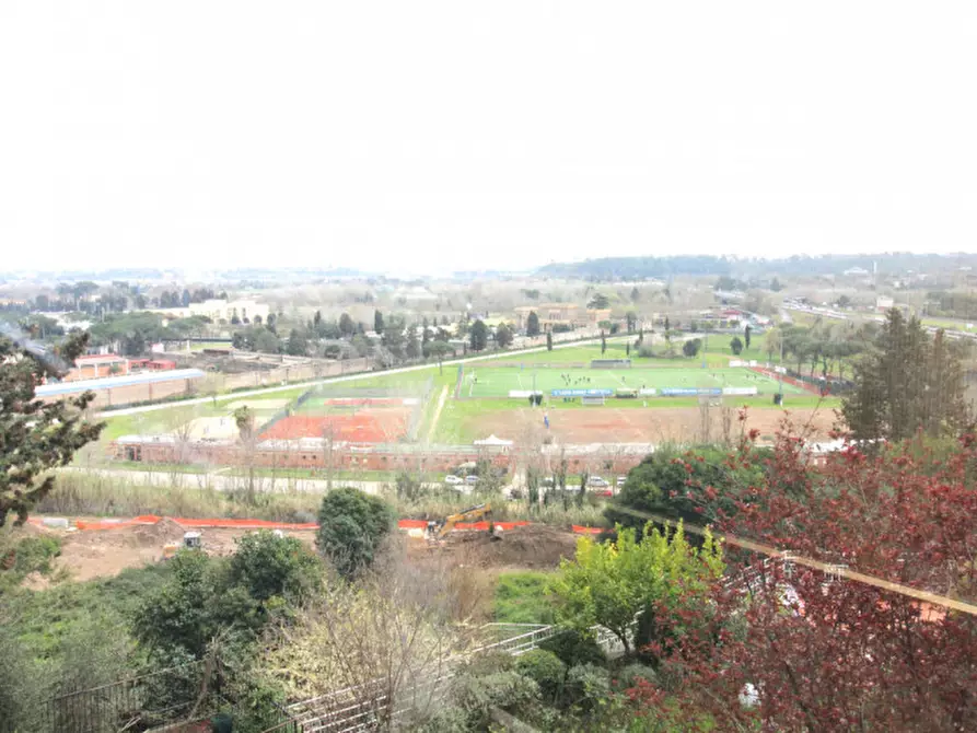 Immagine 2 di Appartamento in vendita  in Via Calvi dell'Umbria a Roma