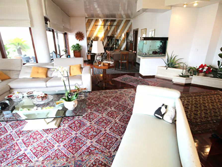 Immagine 3 di Appartamento in vendita  in Via Calvi dell'Umbria a Roma