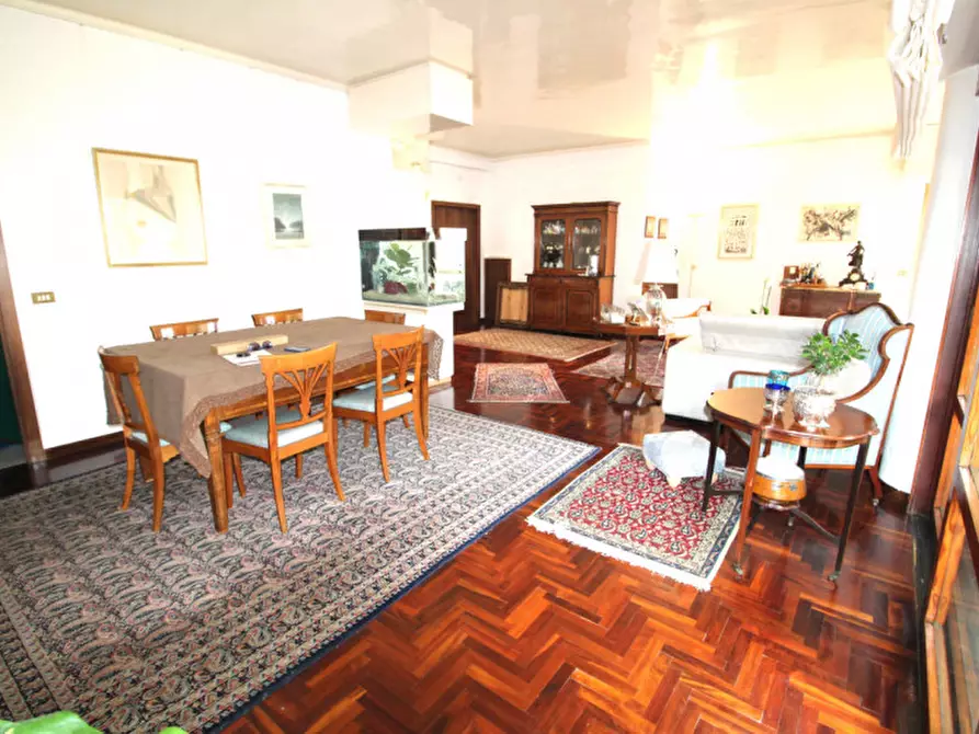 Immagine 4 di Appartamento in vendita  in Via Calvi dell'Umbria a Roma