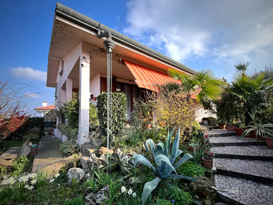 Immagine 1 di Villa in vendita  a Pontecchio Polesine