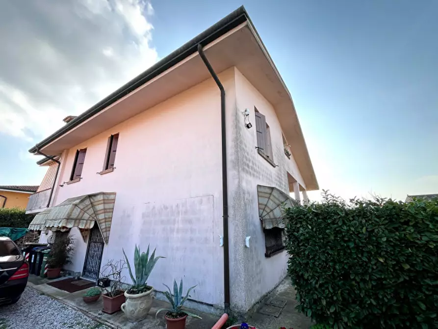 Immagine 30 di Villa in vendita  a Pontecchio Polesine