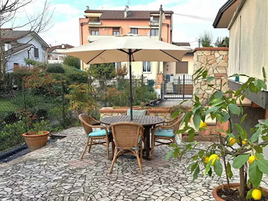 Immagine 10 di Villa in vendita  in viale Europa a Monticello Conte Otto