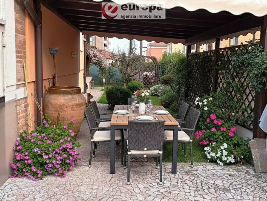 Immagine 11 di Villa in vendita  in viale Europa a Monticello Conte Otto