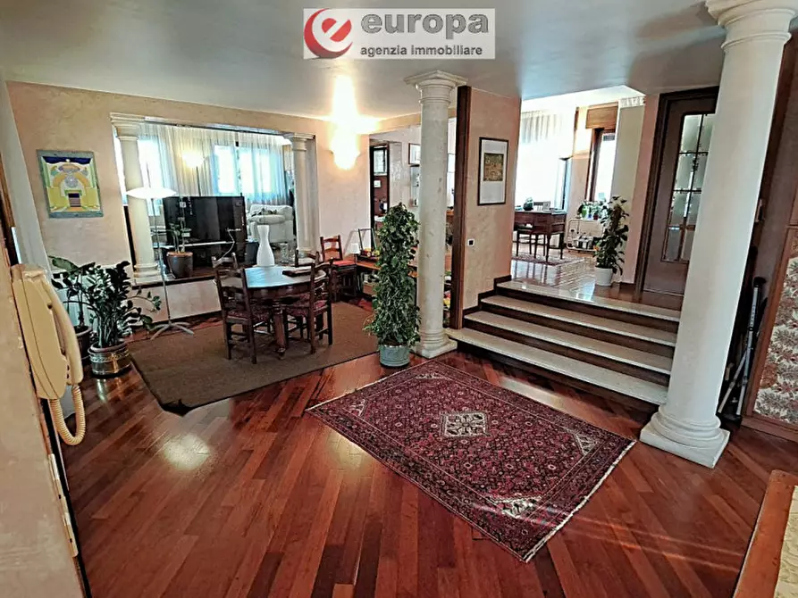 Immagine 13 di Villa in vendita  in viale Europa a Monticello Conte Otto