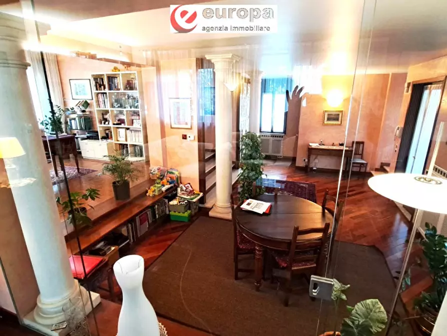 Immagine 18 di Villa in vendita  in viale Europa a Monticello Conte Otto