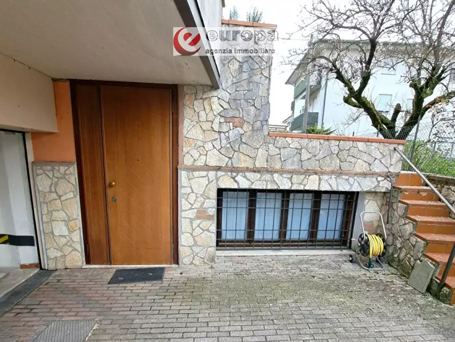 Immagine 41 di Villa in vendita  in viale Europa a Monticello Conte Otto