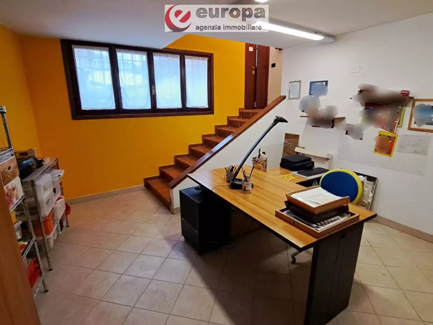 Immagine 43 di Villa in vendita  in viale Europa a Monticello Conte Otto