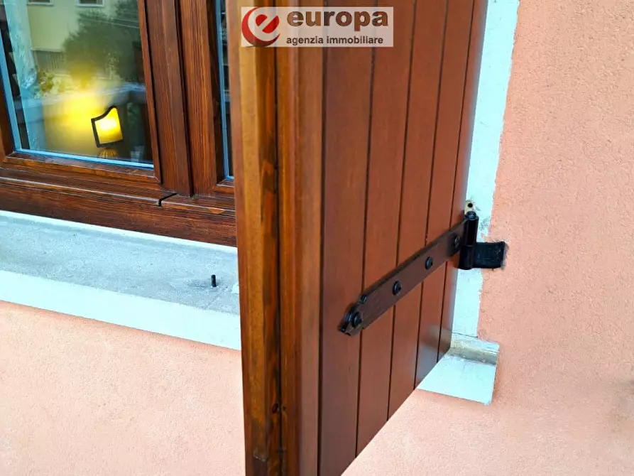 Immagine 41 di Villa in vendita  in viale Europa a Monticello Conte Otto