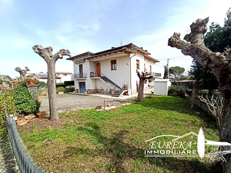 Immagine 4 di Casa indipendente in vendita  in Via del Giglio a Castiglione Del Lago