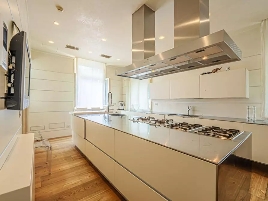 Immagine 6 di Villa in vendita  in Viale Giuseppe Duodo a Udine