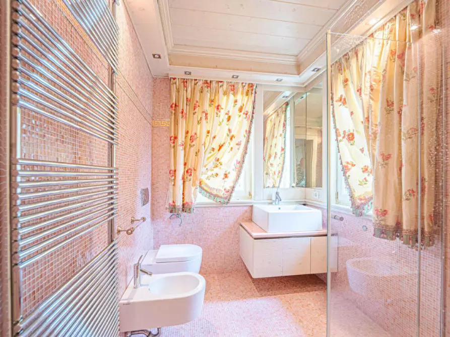 Immagine 9 di Villa in vendita  in Viale Giuseppe Duodo a Udine