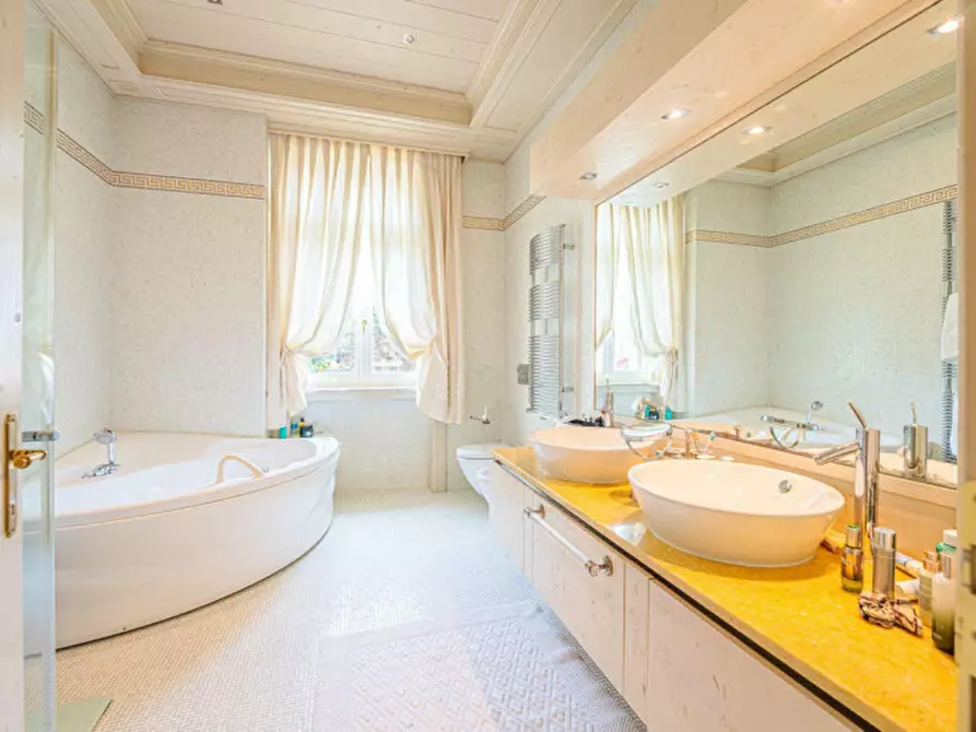 Immagine 10 di Villa in vendita  in Viale Giuseppe Duodo a Udine