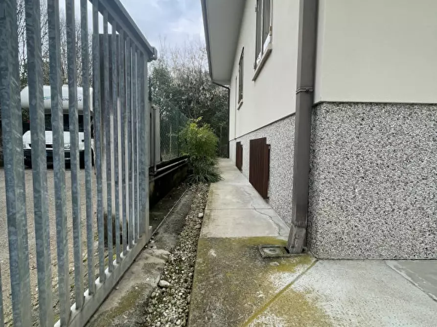 Immagine 62 di Casa bifamiliare in vendita  in Via Francesco de Sanctis a Cordenons