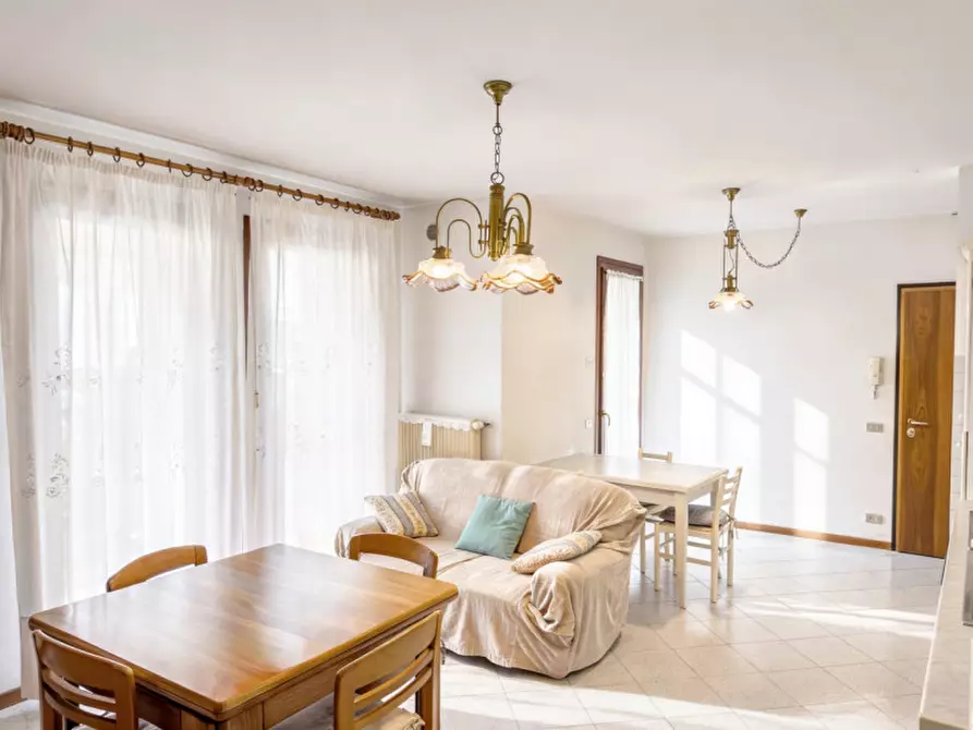 Immagine 1 di Appartamento in vendita  in Via Carlo Moretti a Montebelluna