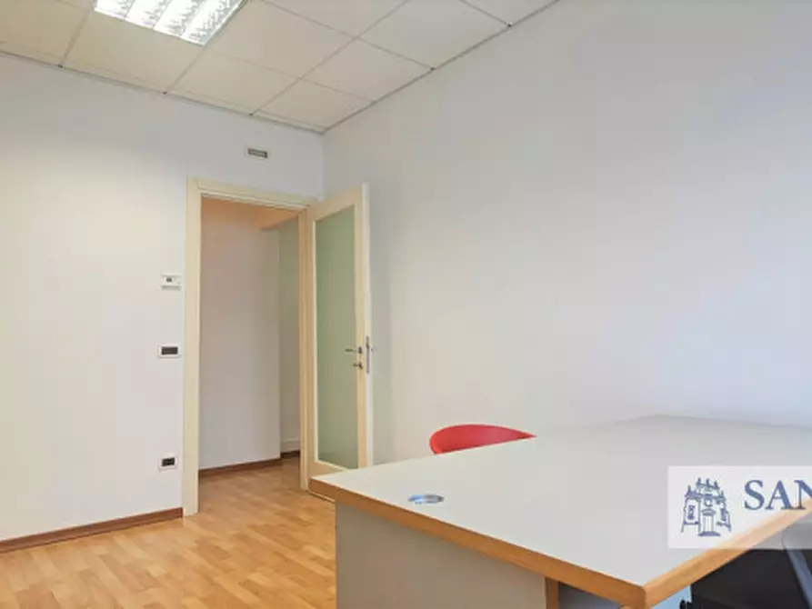 Immagine 2 di Ufficio in affitto  in Strada del Pasubio a Vicenza