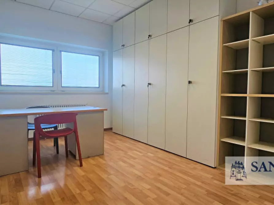 Immagine 5 di Ufficio in affitto  in Strada del Pasubio a Vicenza