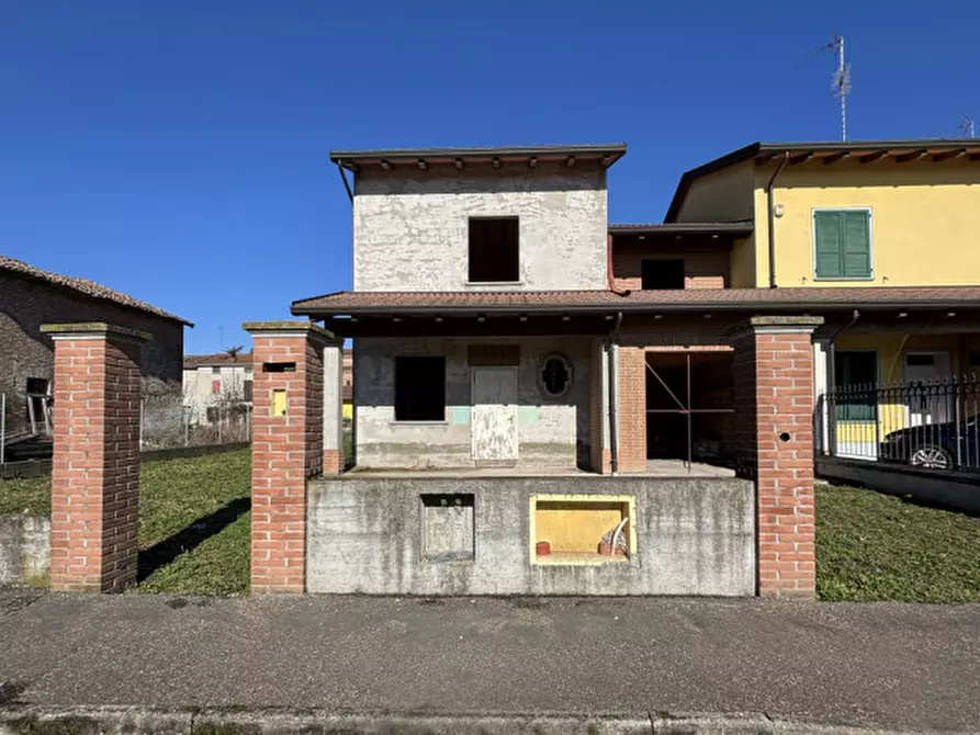 Immagine 1 di Villetta a schiera in vendita  in SP33 53 a Sissa Trecasali