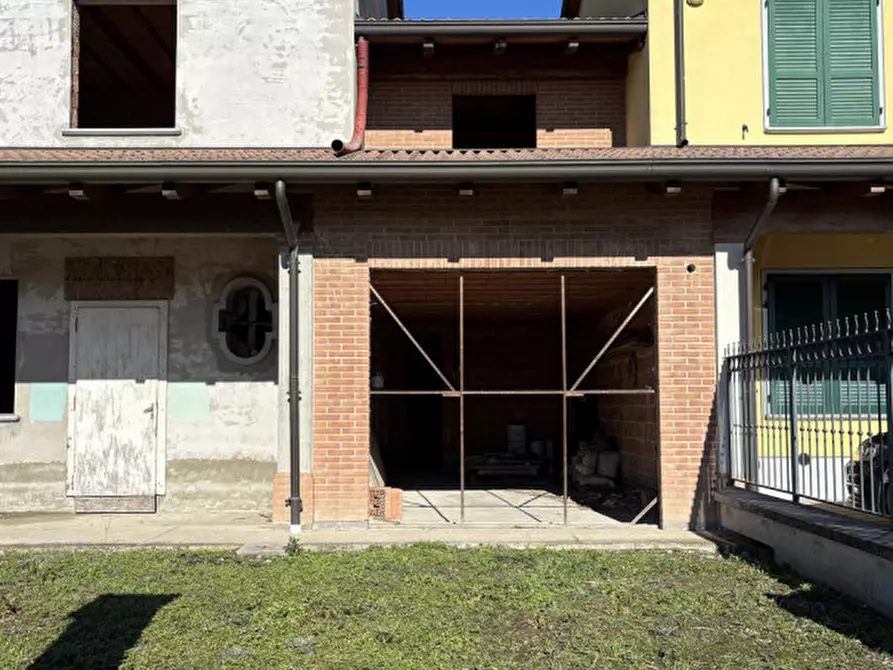 Immagine 3 di Villetta a schiera in vendita  in SP33 53 a Sissa Trecasali