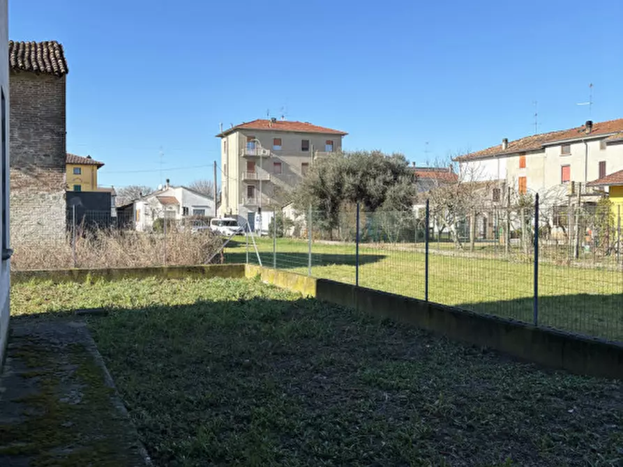 Immagine 5 di Villetta a schiera in vendita  in SP33 53 a Sissa Trecasali