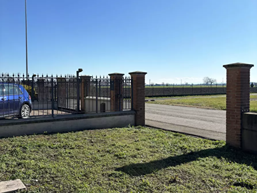 Immagine 16 di Villetta a schiera in vendita  in SP33 53 a Sissa Trecasali