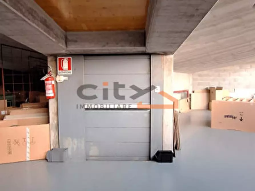 Immagine 2 di Capannone industriale in vendita  in via Romanelle a Pove Del Grappa