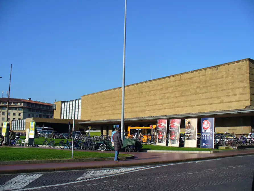 Immagine 1 di Attività commerciale in vendita  in PIAZZA DELLA STAZIONE a Firenze