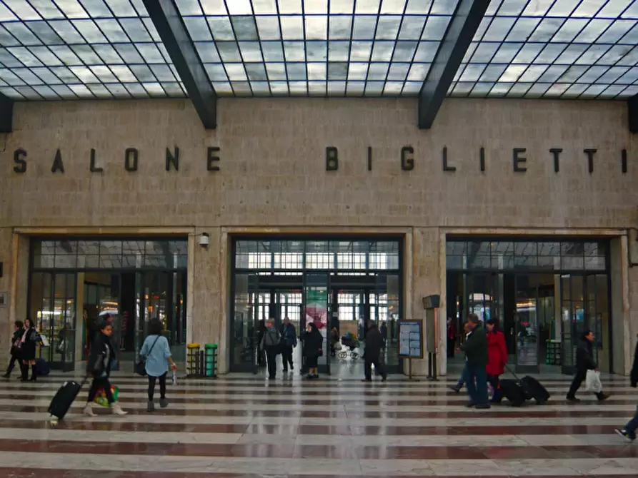 Immagine 4 di Attività commerciale in vendita  in PIAZZA DELLA STAZIONE a Firenze