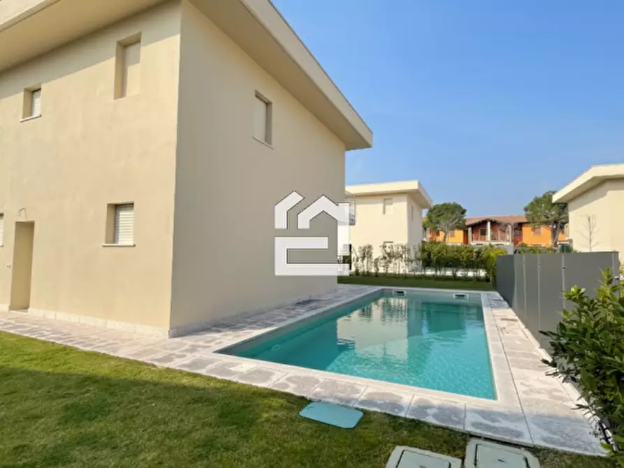 Immagine 9 di Villa in vendita  in via panoramica a Manerba Del Garda