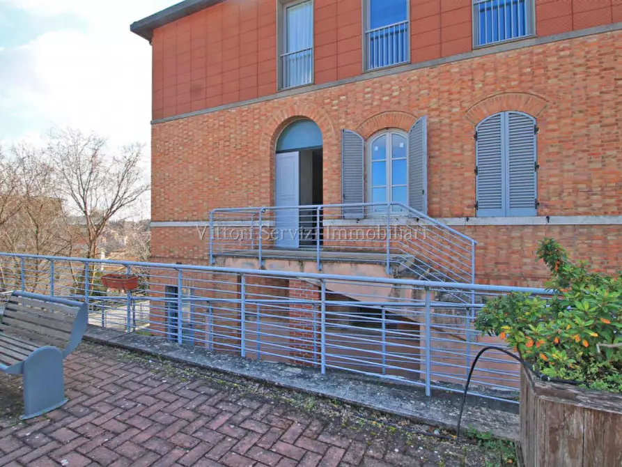 Immagine 1 di Ufficio in affitto  in Viale Piero Calamandrei a Montepulciano