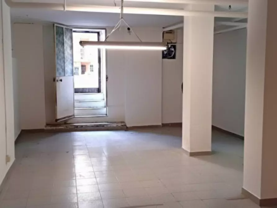 Immagine 2 di Laboratorio in vendita  in Via Tunisi 66 a Torino